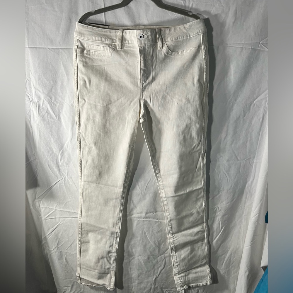 White skinny jeans by Heather Yummie